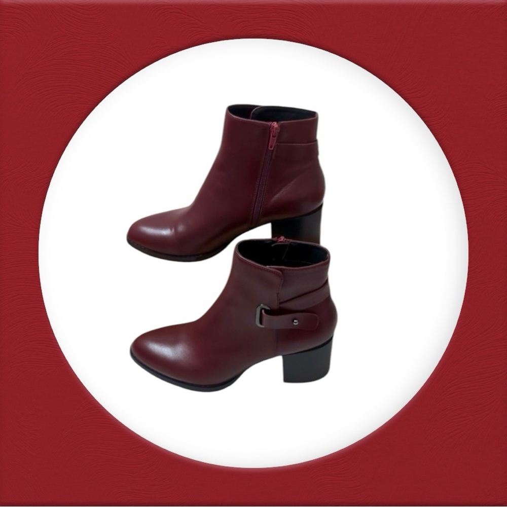 Leather Chelsea Boots—LeChateau NWT